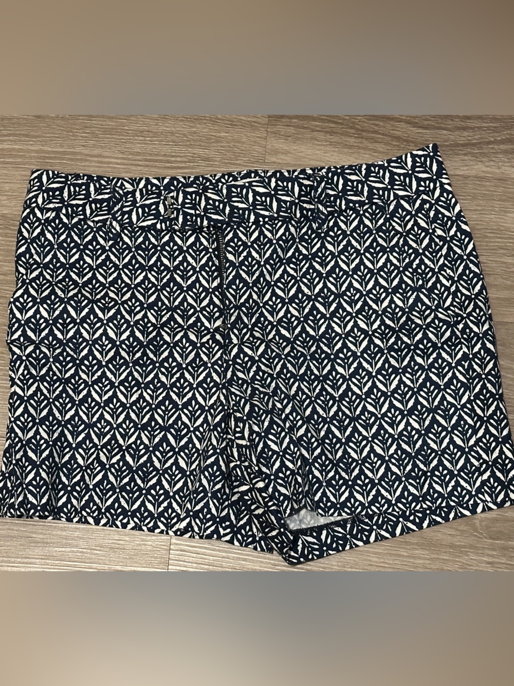 Level 99 Navy and White Geometric Pull-On Shorts